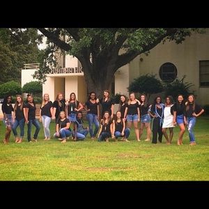 Meet your Posher, Olivia